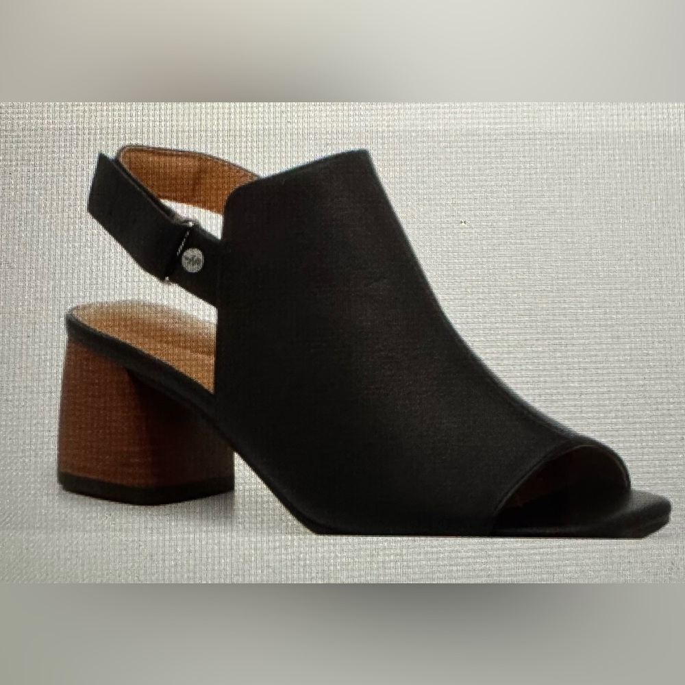 Hush Puppies Vaya Black Mules with Solid Block Heel Size 7.5